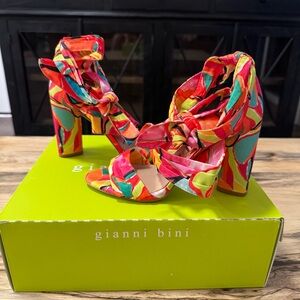 Gianni Bini Astraah Vibrant Abstract Print Heeled Sandals - Size 6 women’s